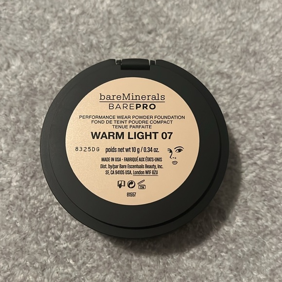 bareMinerals BAREPRO Performance Wear Powder Foundation - Shade Warm Light 07 - Picture 4 of 4